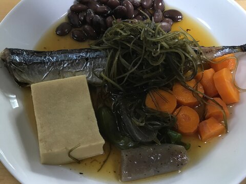焼き秋刀魚の、一皿具沢山なスープ
